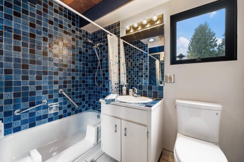 4891 Water Lane, West Vancouver, BC 