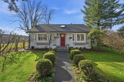 7217 Mary Avenue Burnaby, BC V5E 3K6