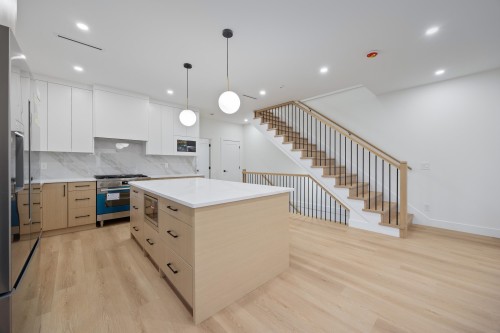 4-6639 Acacia Avenue, Burnaby, BC 