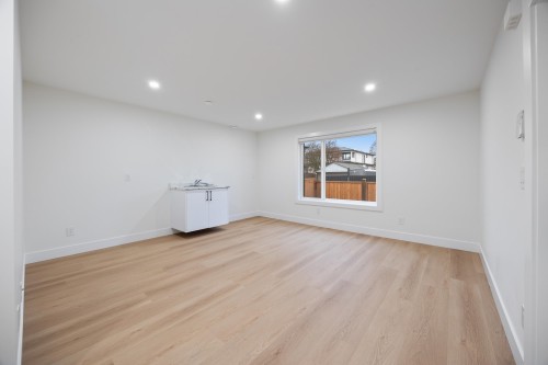 4-6639 Acacia Avenue, Burnaby, BC 