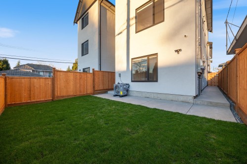 4-6639 Acacia Avenue, Burnaby, BC 