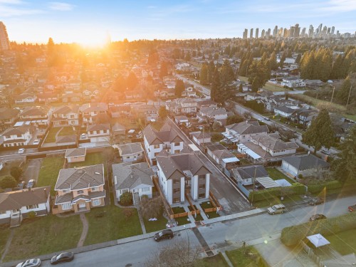 4-6639 Acacia Avenue, Burnaby, BC 