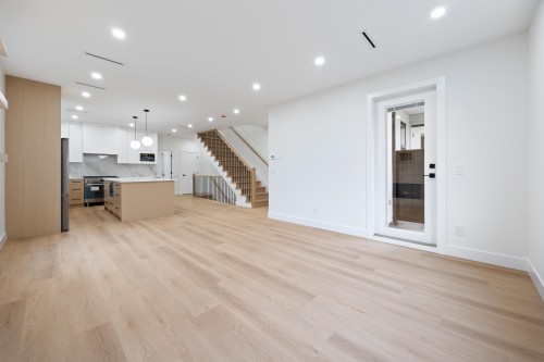 4-6639 Acacia Avenue, Burnaby, BC 