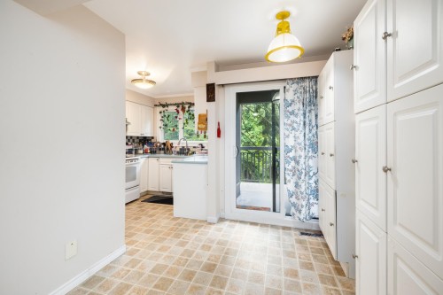 1135 Heritage Boulevard, North Vancouver, BC 