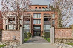 100-1561 57th Avenue W Vancouver, BC V6P 0H5