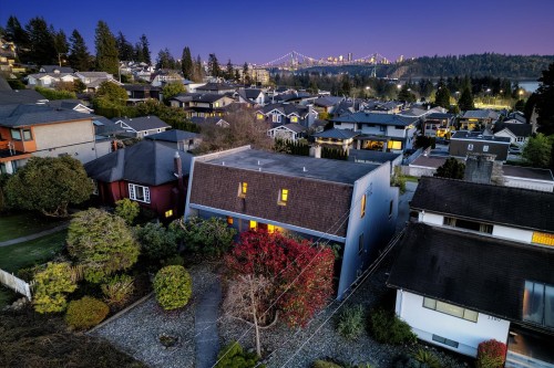 1170 Fulton Avenue  West Vancouver, BC V7T 1N5