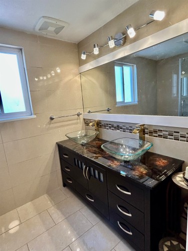 1544 68Th Avenue W, Vancouver, BC 