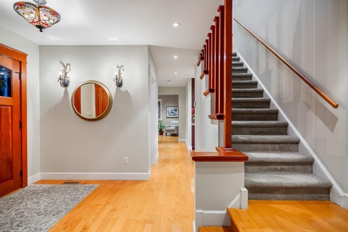 2374 Nelson Avenue, West Vancouver, BC 