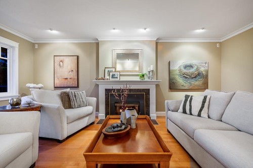 2374 Nelson Avenue, West Vancouver, BC 