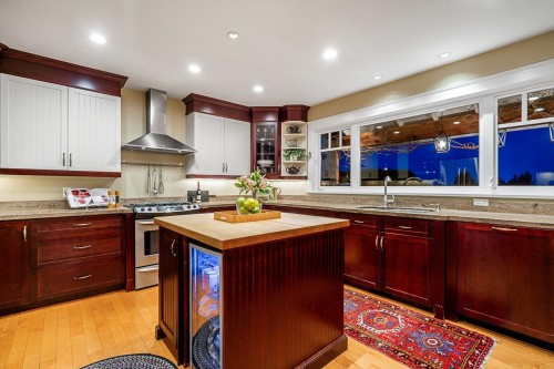 2374 Nelson Avenue, West Vancouver, BC 