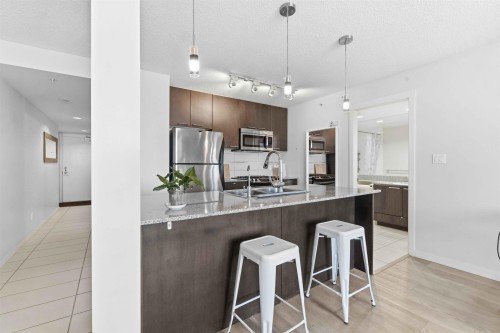 1612-5811 No. 3 Road  Richmond, BC V6X 4L7