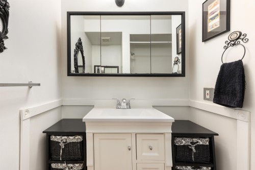 212-8291 Park Road, Richmond, BC 