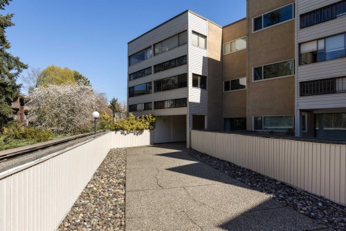 212-8291 Park Road, Richmond, BC 