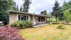 11185 272 Street Maple Ridge, BC V2W 1Y6