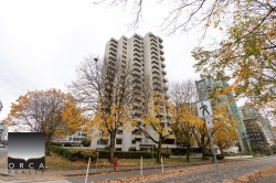 1602-1995 Beach Avenue Vancouver, BC V6G 2Y3