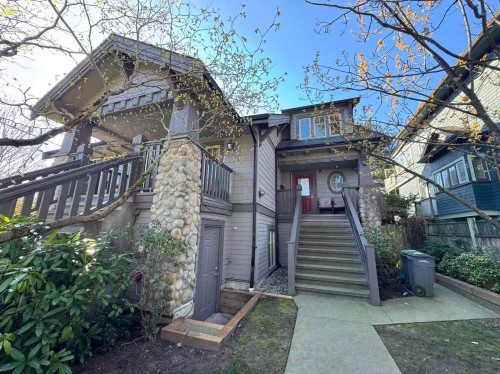 208 13Th Avenue W, Vancouver, BC 