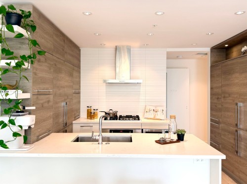 911-7388 Kingsway, Burnaby, BC 