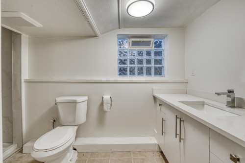 4377 12Th Avenue W, Vancouver, BC 