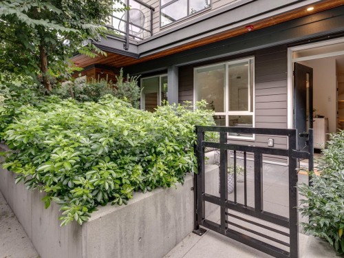 8-533 3rd Street E North Vancouver, BC V7L 1G4