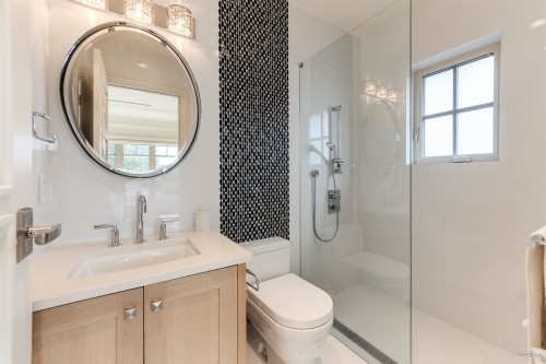 1192 39Th Avenue W, Vancouver, BC 