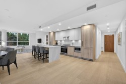 405-423 6th St West Vancouver, BC V7T 1A4