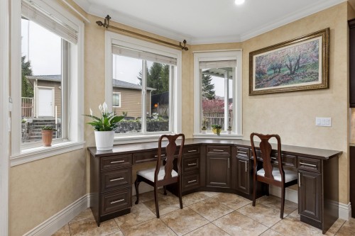 418 13Th Street E, North Vancouver, BC 