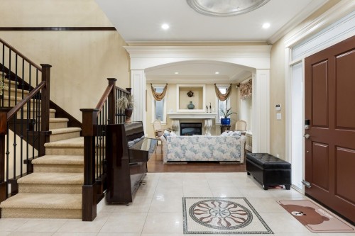 418 13Th Street E, North Vancouver, BC 