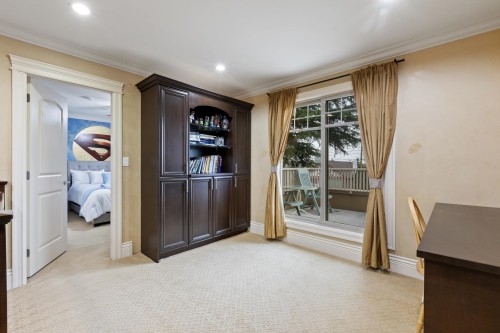 418 13Th Street E, North Vancouver, BC 