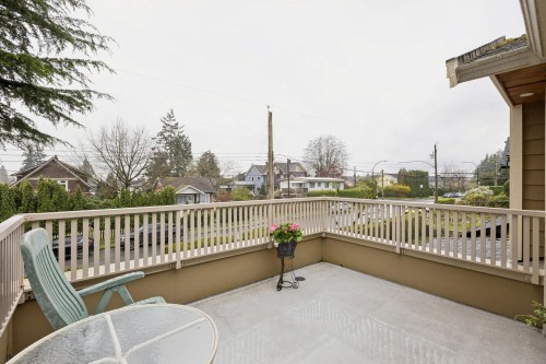 418 13Th Street E, North Vancouver, BC 