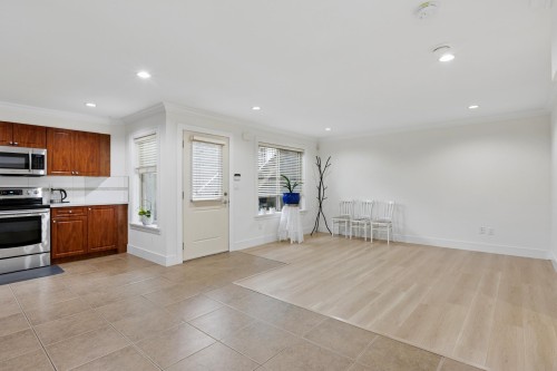 418 13Th Street E, North Vancouver, BC 