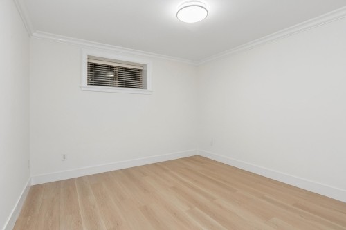 418 13Th Street E, North Vancouver, BC 