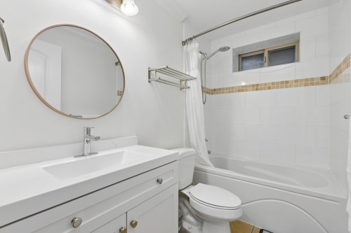 418 13Th Street E, North Vancouver, BC 