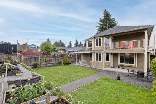 418 13Th Street E, North Vancouver, BC 