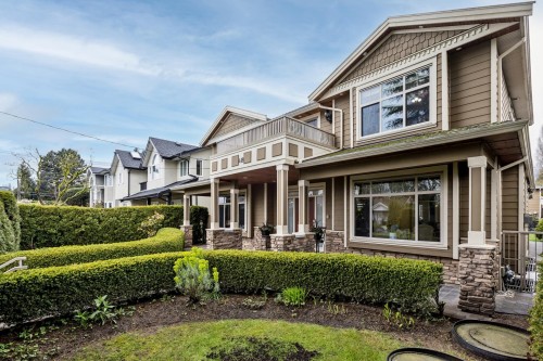 418 13Th Street E, North Vancouver, BC 