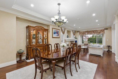 418 13Th Street E, North Vancouver, BC 