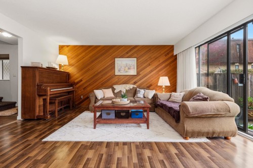 841 Old Lillooet Road  North Vancouver, BC V7J 2H6