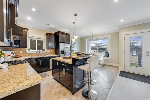 2457 3Rd Avenue E, Vancouver, BC 