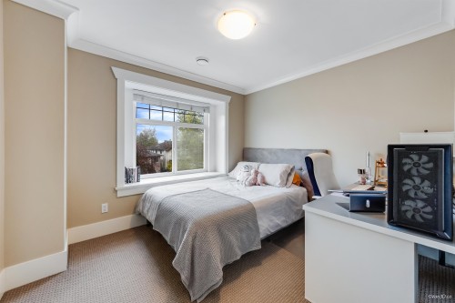 2457 3Rd Avenue E, Vancouver, BC 