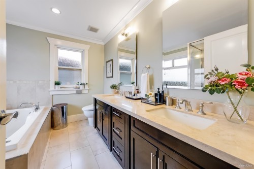 2457 3Rd Avenue E, Vancouver, BC 