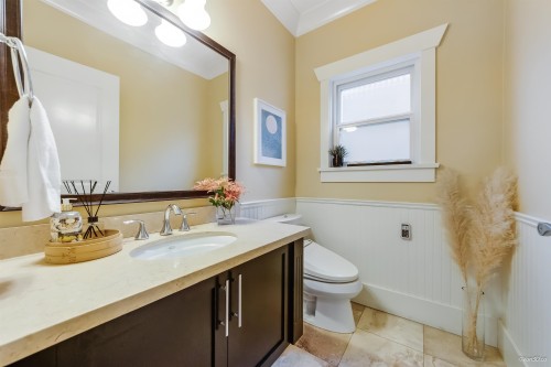 2457 3Rd Avenue E, Vancouver, BC 