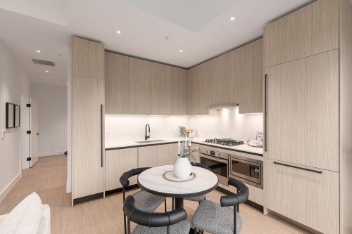 601-2235 Broadway E, Vancouver, BC 