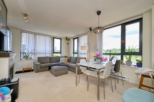 1307-1 Renaissance Square  New Westminster, BC V3M 0B6