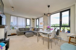 1307-1 Renaissance Square New Westminster, BC V3M 0B6