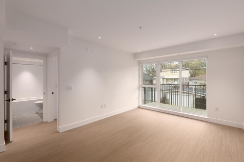 210-2235 Broadway E, Vancouver, BC 