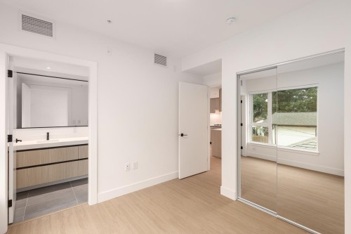 210-2235 Broadway E, Vancouver, BC 