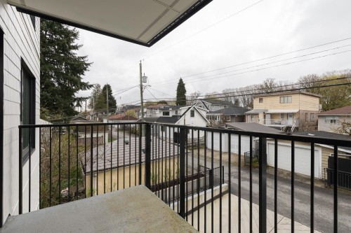 210-2235 Broadway E, Vancouver, BC 