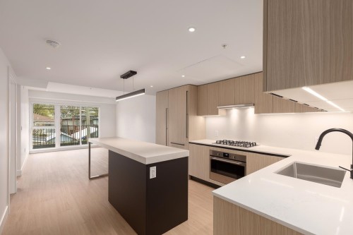 210-2235 Broadway E, Vancouver, BC 