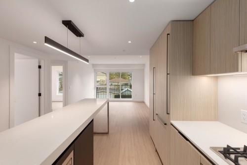 210-2235 Broadway E, Vancouver, BC 