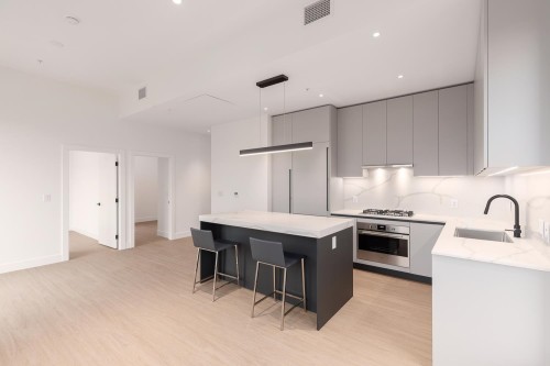 602-2235 Broadway E, Vancouver, BC 