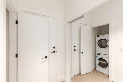 602-2235 Broadway E, Vancouver, BC 
